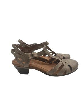 Cobb Hill Size 9M Faux Leather T-Strap Sandals Beige Comfort Low Heel Womens